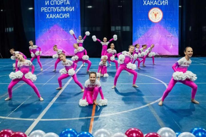 В Хакасии соревнования по чир спорту собрали около 300 участников